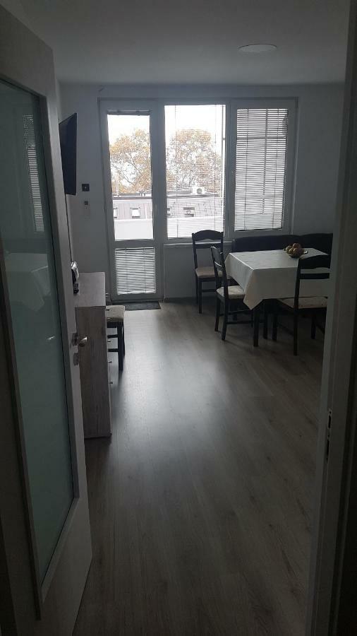 Roza Apartment Varna Extérieur photo